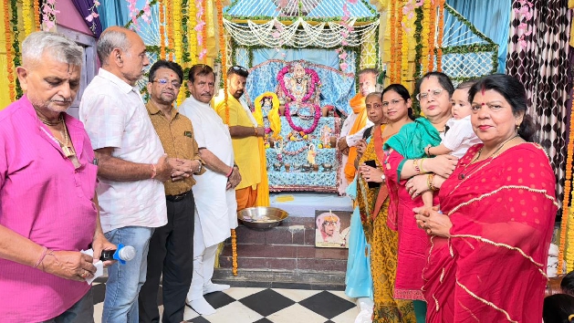 श्रीठाकुर मथुराधीश जी महाराज के मंदिर में  हुआ दान लीला (दान एकादशी) का आयोजन